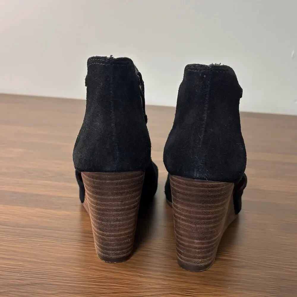 Lucky Brand Black Suede‎ Peep-Toe Wedge Booties Sz 9